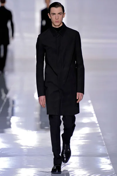 Look 10